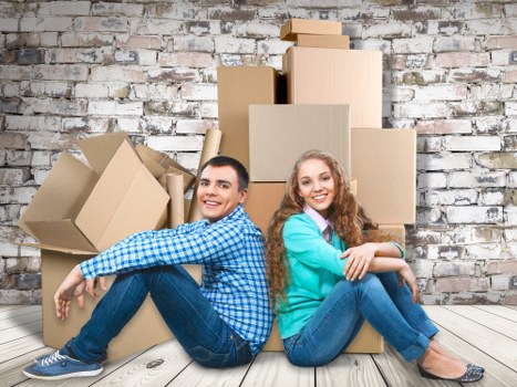 Removal van and moving boxes representing a transparent quote process