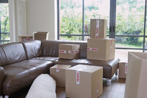 Local removal van for Marblearch home and office transport