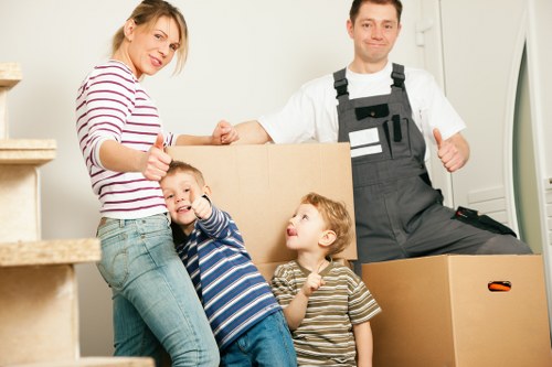Careful wrapping and boxing of household items in Marblearch